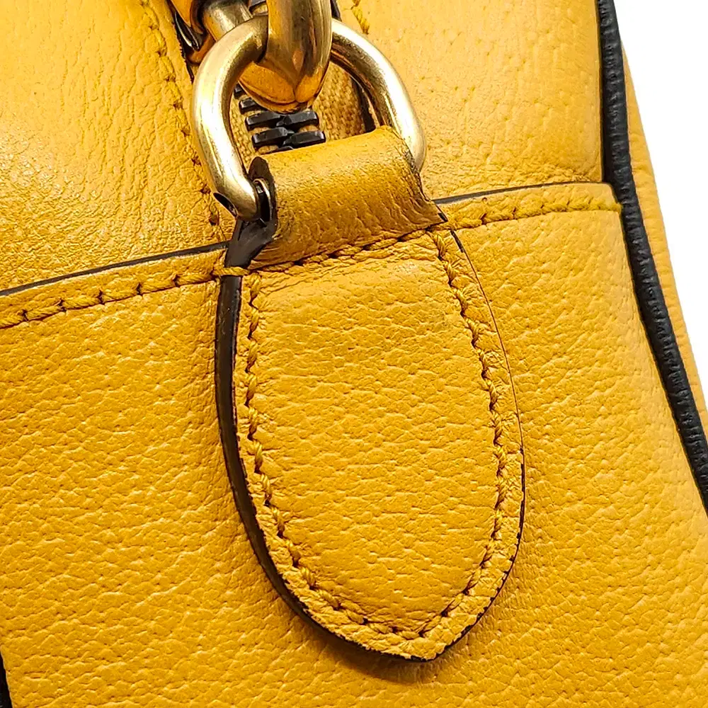 グッチ X アディダスイエローレザーレタリングスモールスポーツクロス